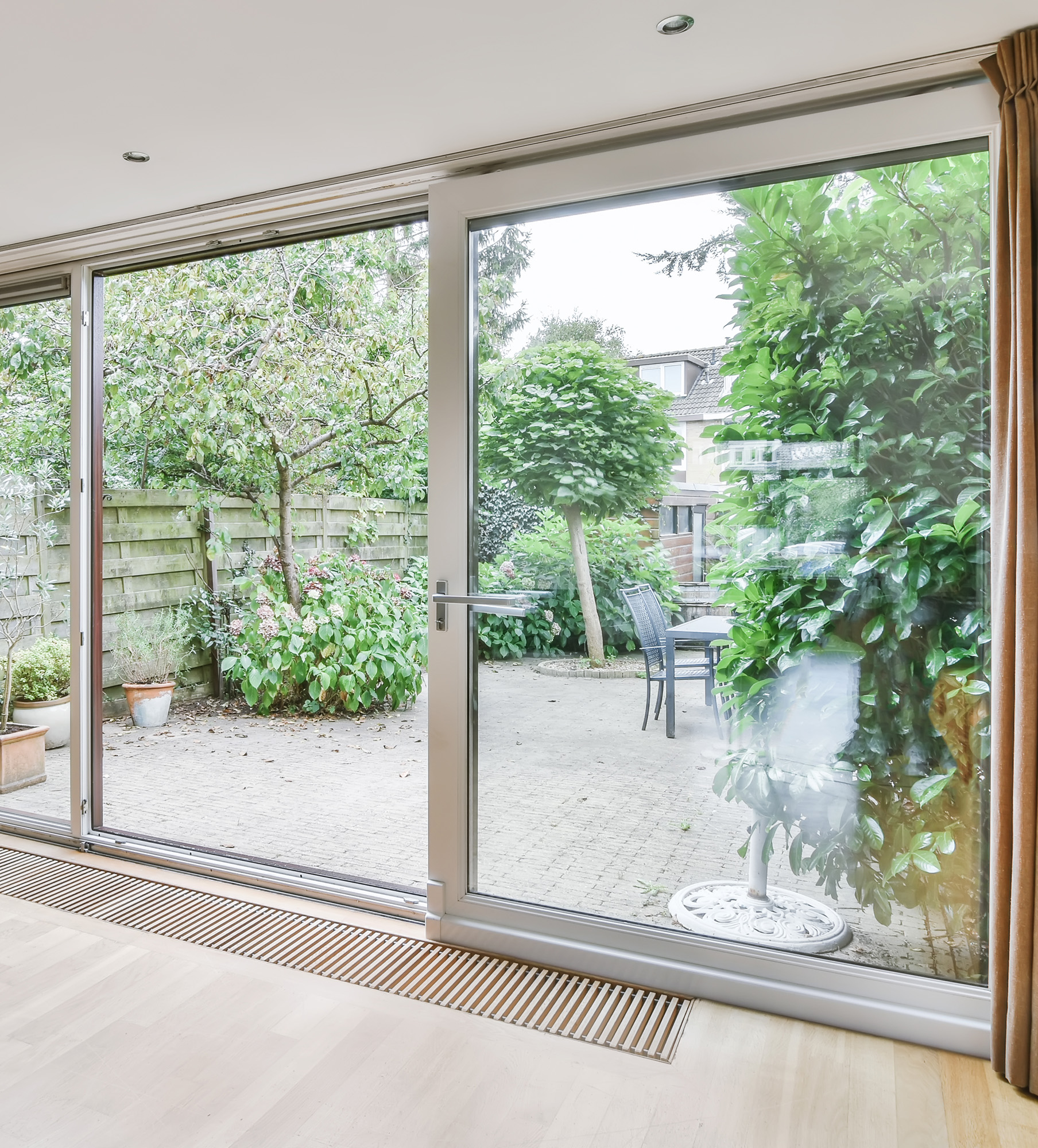 modern-sliding-glass-doors-2